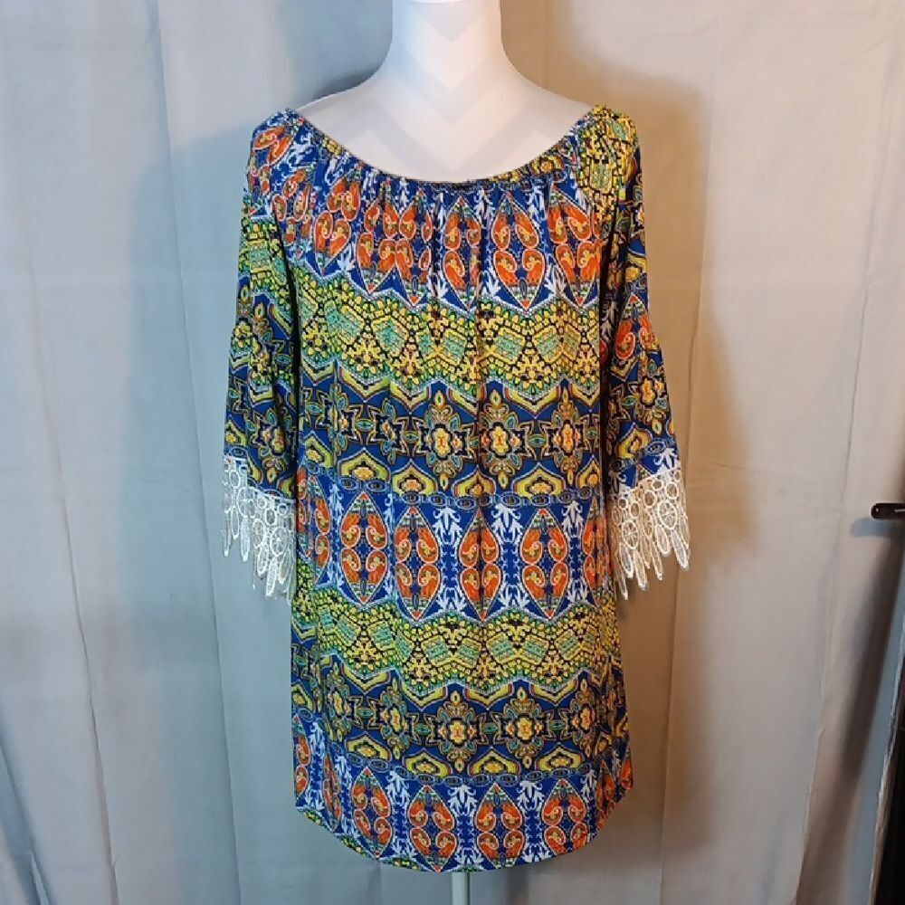 Colorful Off-Shoulder Dress with Lace Sleeves